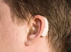一个助听器大约要多少钱，大约要小1-6万元（根据损失程度和个人需求）